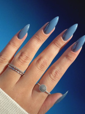Ashy navy blue nails