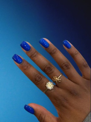 Blue nails short