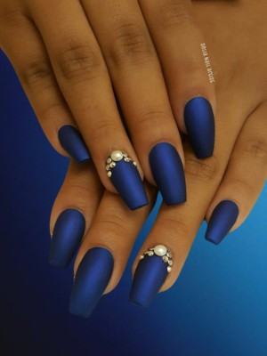 Classy dark blue nails