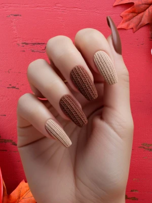 Cozy Knit-Inspired Nail Patterns