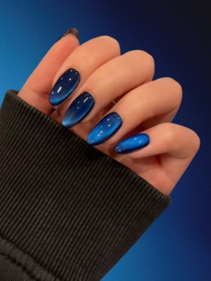 Magnetic blue French