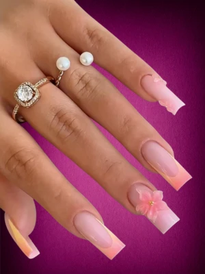 Manicure shine nails