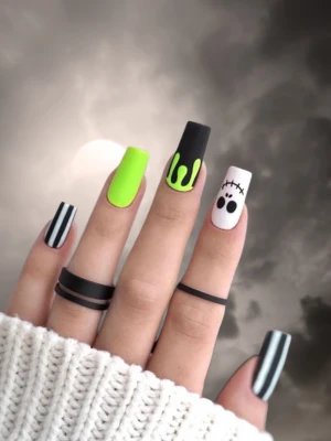 Scream Halloween Nail Ideas