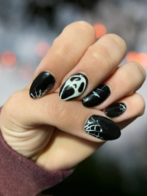 Scream Halloween Nails