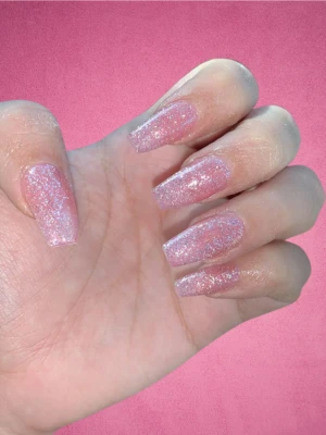 Sugar dust sparkle nails