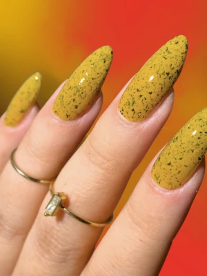 Short Mustard Yellow Nail art ideas for Fall