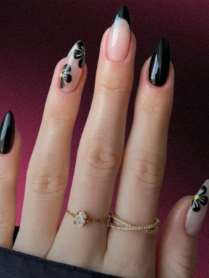 Minimal Black Chic