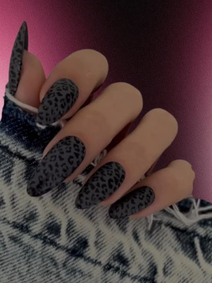 Tortoise Print Nails