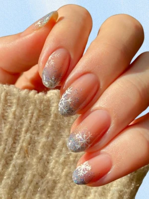 Classy Short Winter Nails That Look Effortless