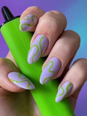 Purple and Green Shades for a Unique Contrast