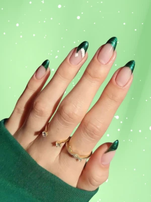 Elf’s Hat Nail Art