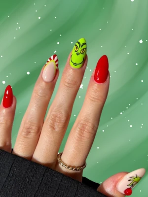 Grinch Nail Art