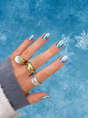 Light Blue Chrome Short Nails