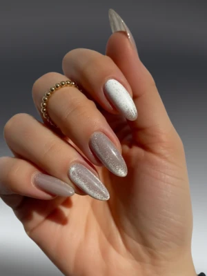 Cat Eye Silver Nails