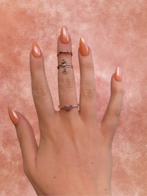 Metallic Accent Peach Nails