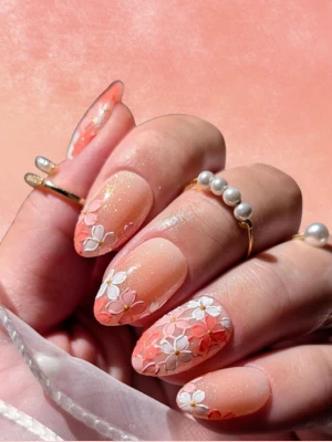 Floral Mani in Peach Tones