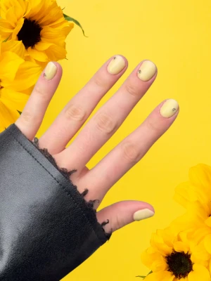 Short Butter Yellow Nails for Everyday Wear