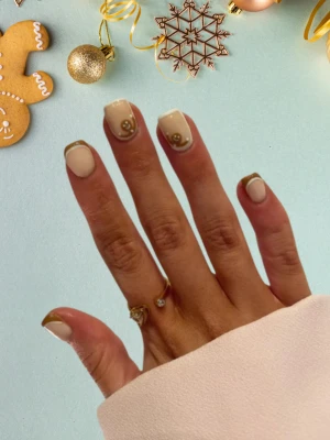 Short Gingerbread Mani