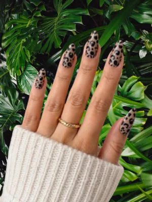 Classic Leopard Print Nails