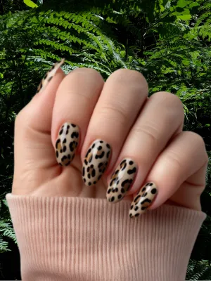 Trendy Leopard Print Acrylic Nails